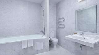 Гостиница Кантри Резорт Вербилки Однокомнатный люкс с камином/ Suite with fireplace-5