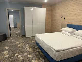 Гостиница Кантри Резорт Вербилки Двухкомнатный люкс 6 корпус-5