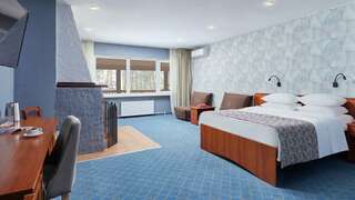 Гостиница Кантри Резорт Вербилки Однокомнатный люкс с камином/ Suite with fireplace-3