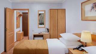 Гостиница Кантри Резорт Вербилки Стандартный номер с двумя кроватями/ Standart TWIN-2