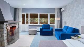 Гостиница Кантри Резорт Вербилки Однокомнатный люкс с камином/ Suite with fireplace-4