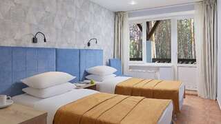 Гостиница Кантри Резорт Вербилки Семейный трехкомнатный номер / Family room-2