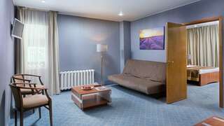 Гостиница Кантри Резорт Вербилки Двухкомнатный люкс/ Suite 2 rooms-8